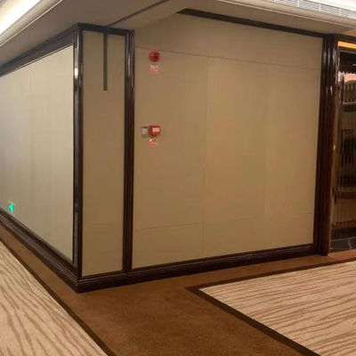 Μηχανική κατασκευή 4m Flat Cut Nylon Wall to Wall Carpet για εμπορικά πατώματα πυρόστακτα