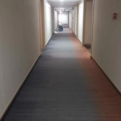 1360g/m2 Βάρος στοίβας Πυροσβεστικό εμπορικό δάπεδο 100% μαλλί 4m Νάιλον Τείχος με τοίχος χαλί