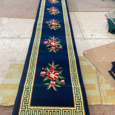 Ελαφρύ χαλί για την εκκλησία από τοίχο σε τοίχο